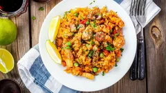 Utsökt recept: snabb spansk paella med skaldjur