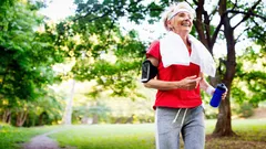 Experterna avslöjade det mest pålitliga sättet att bli av med magfettet efter 60 års ålder